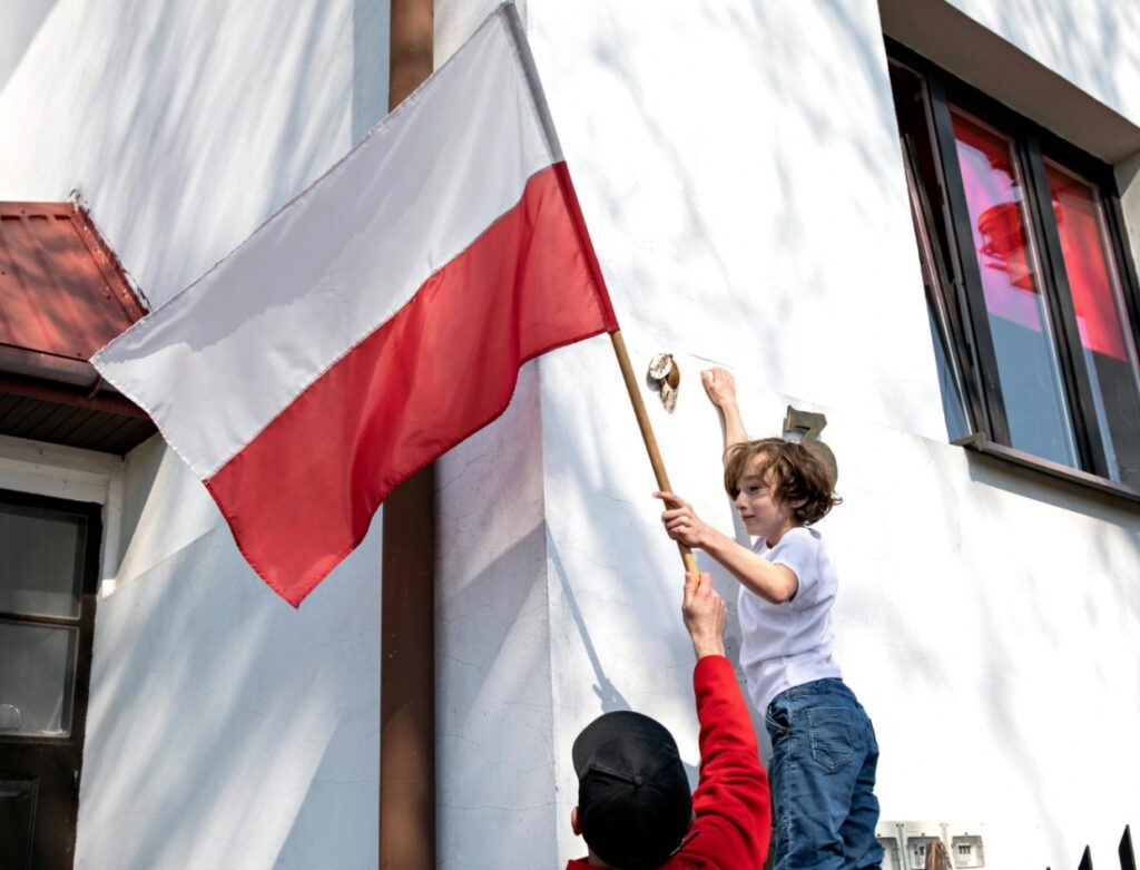 Diorama ukazująca momenty kulminacyjne w historii Polski dostępna do oglądania w Szkole Podstawowej nr 66